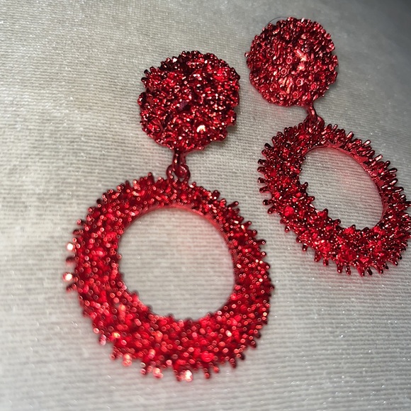 Ruby Reds ❤️ earrings! - Picture 3 of 5